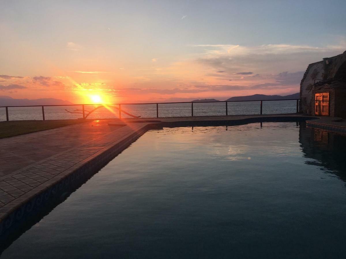 Luxurious Villa By The Sea Posidhonía المظهر الخارجي الصورة